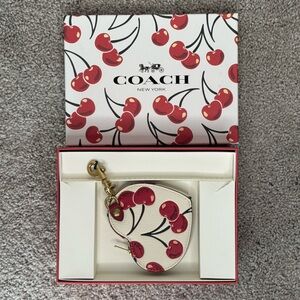 NEW Coach Limited Edition Boxed Leather Heart Coin Purse Chalk w/ Cherry Print